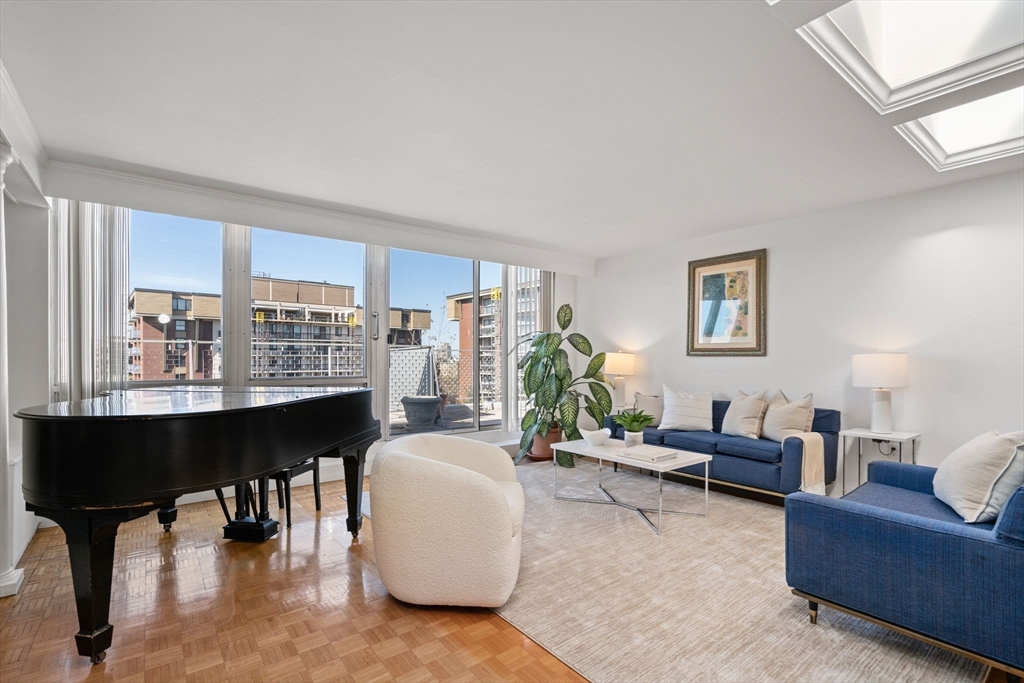 45 Longwood Ave. Unit: PHB