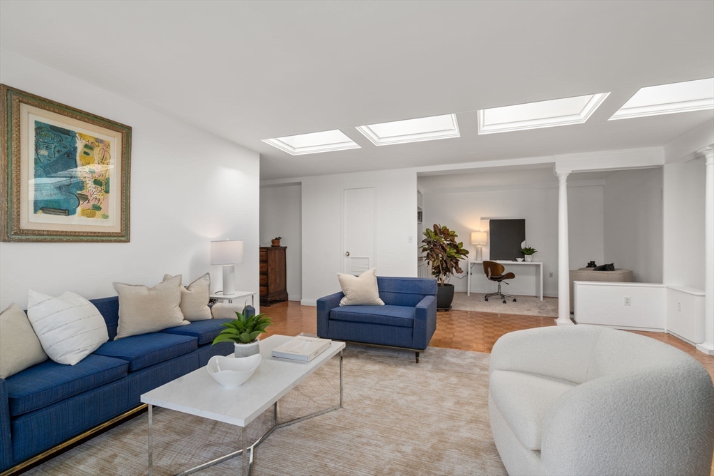 45 Longwood Ave. Unit: PHB