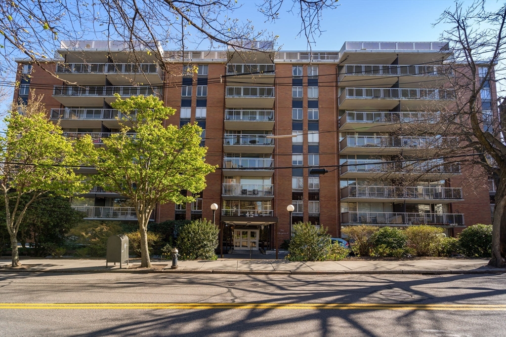 45 Longwood Ave. Unit: PHB