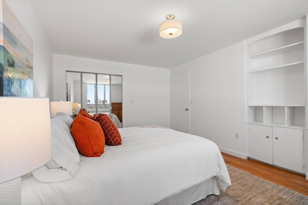 45 Longwood Ave. Unit: PHB