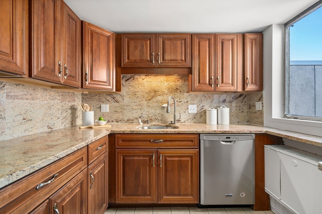 45 Longwood Ave. Unit: PHB