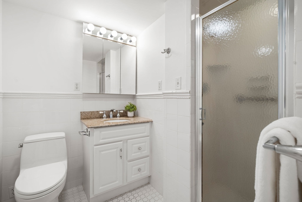 45 Longwood Ave. Unit: PHB
