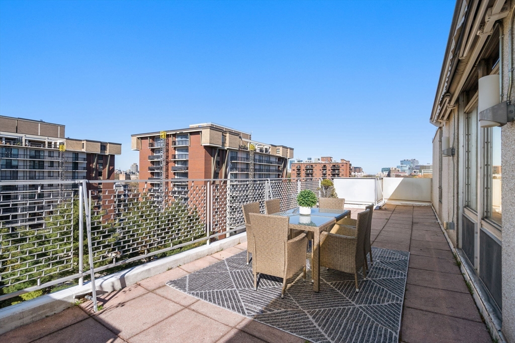 45 Longwood Ave. Unit: PHB