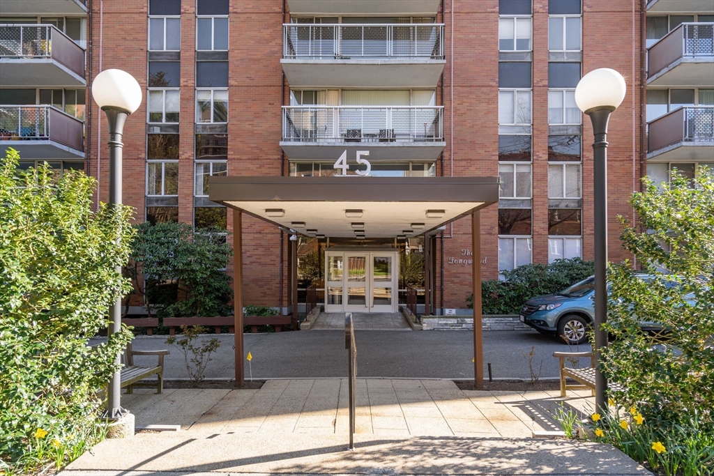 45 Longwood Ave. Unit: PHB