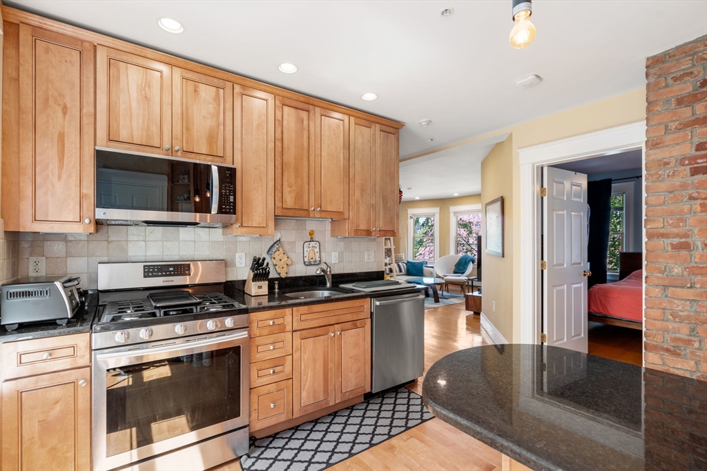 59 Craigie St # 2