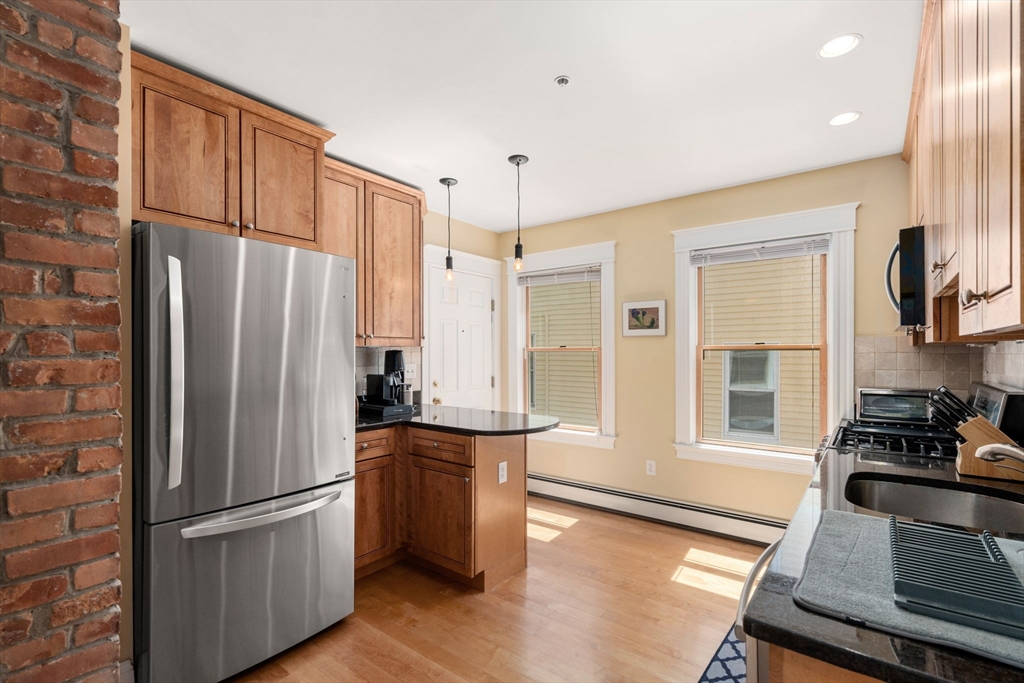 59 Craigie St # 2