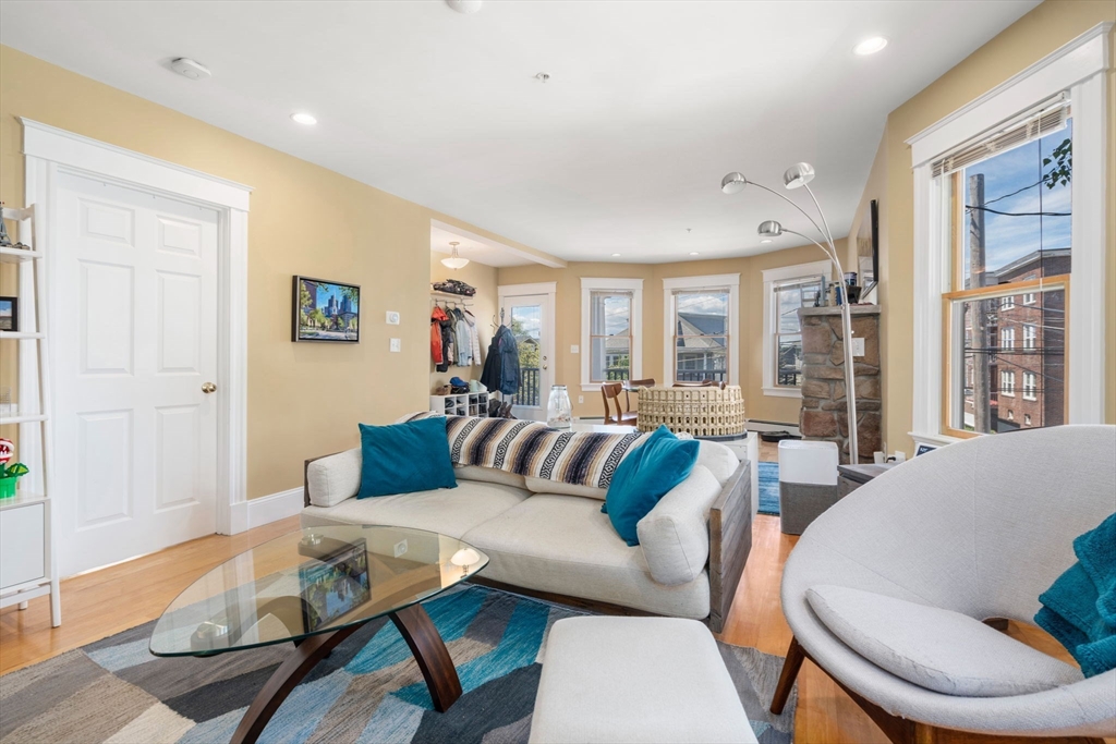 59 Craigie St # 2