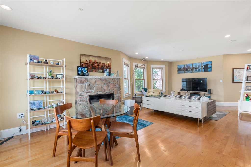 59 Craigie St # 2
