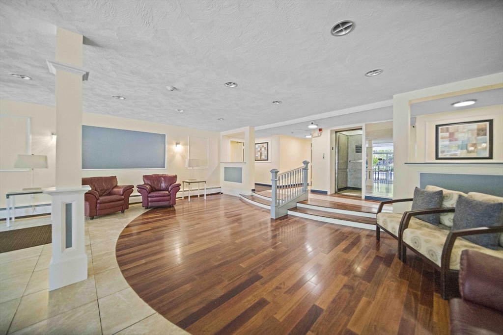 50 Green Street # 108