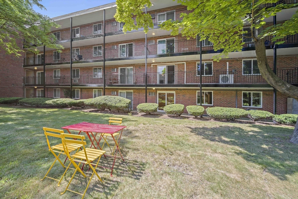 50 Green Street # 108