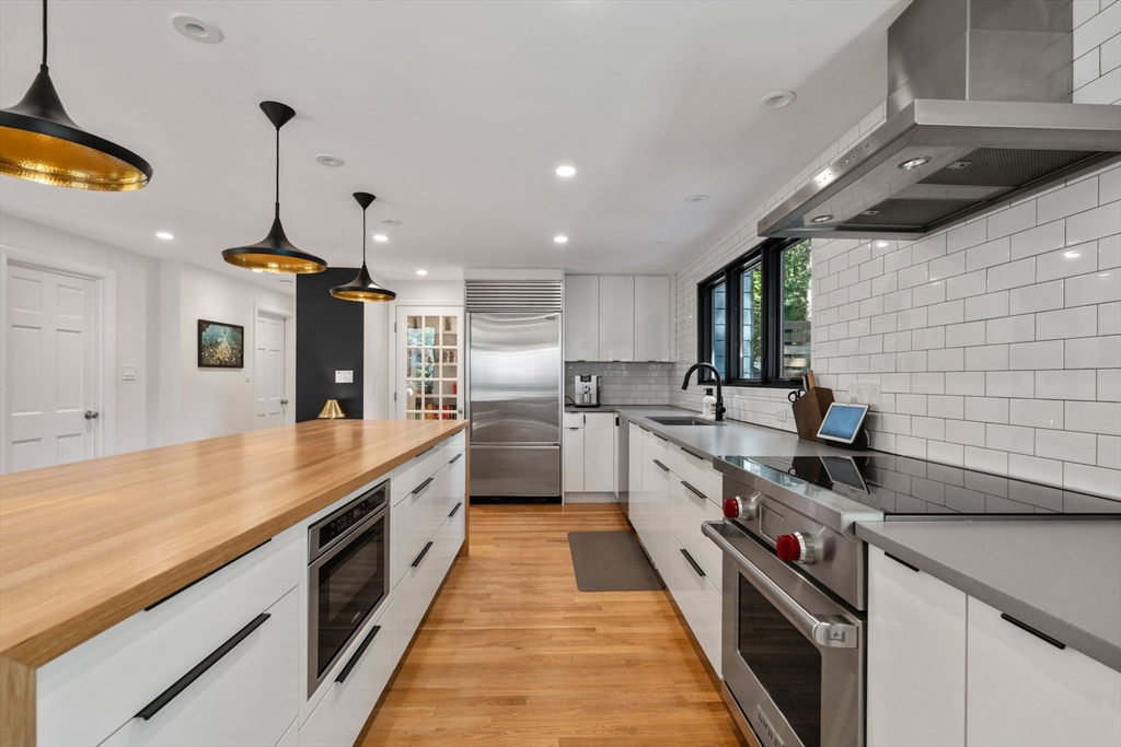 30 Country Rd