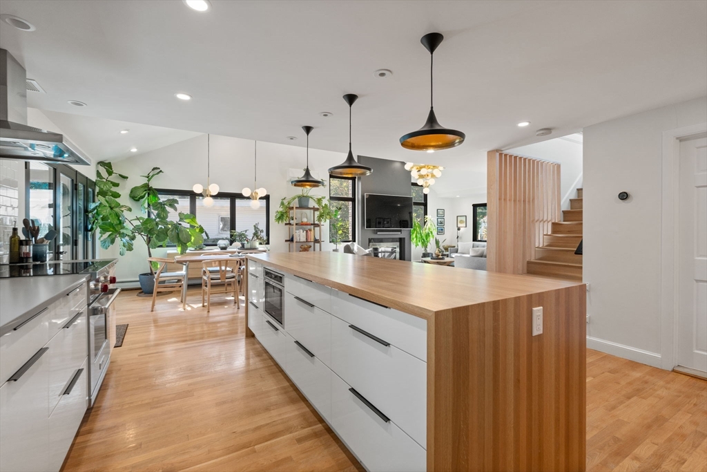 30 Country Rd