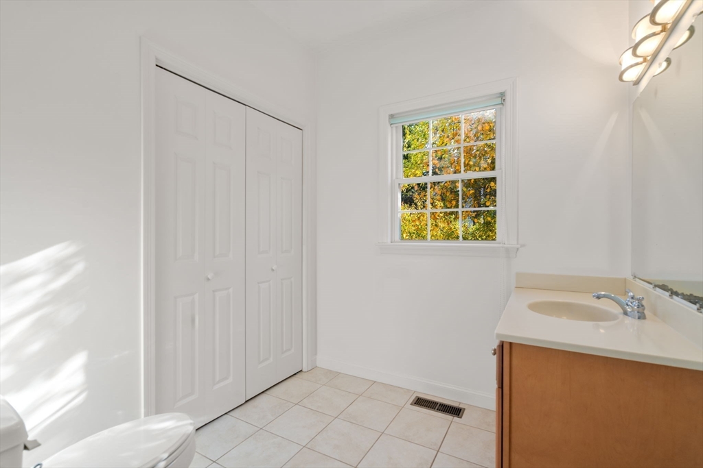 16 Brookbury Circle
