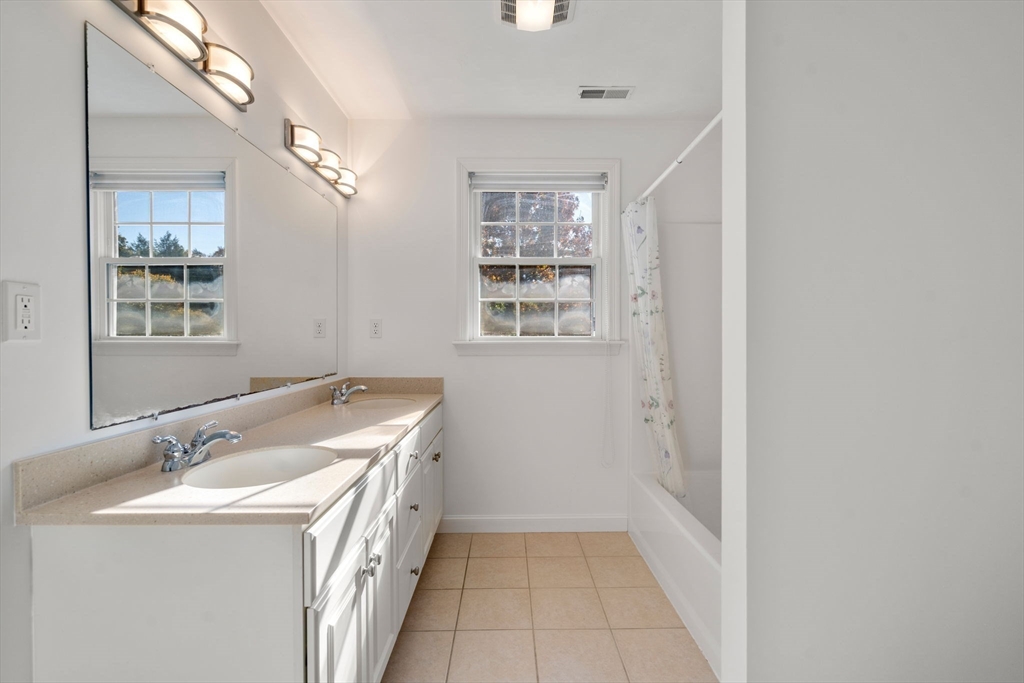16 Brookbury Circle