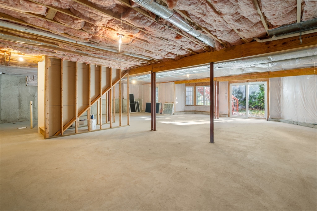 16 Brookbury Circle