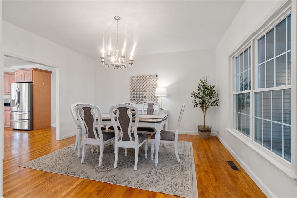 16 Brookbury Circle