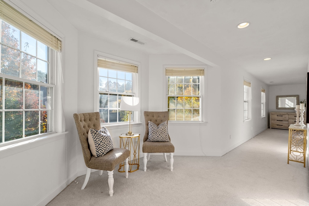 16 Brookbury Circle