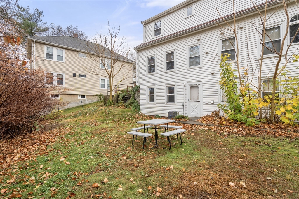 22-24 Mechanic St