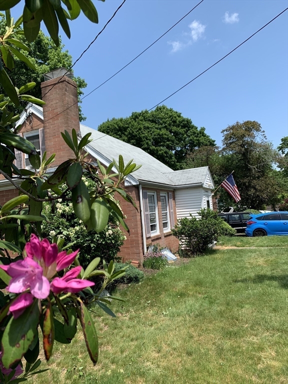 126 Russell Rd