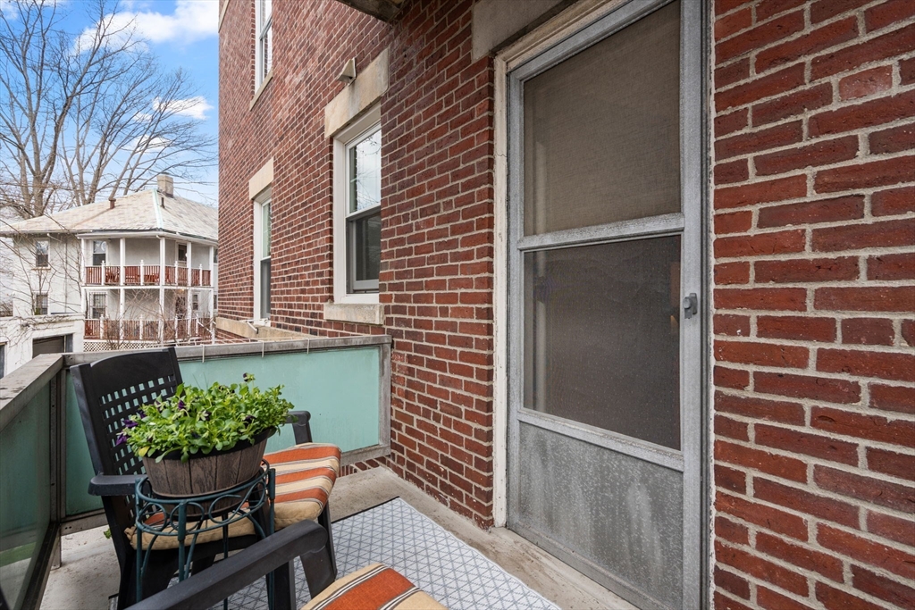 202 Fuller St # 2