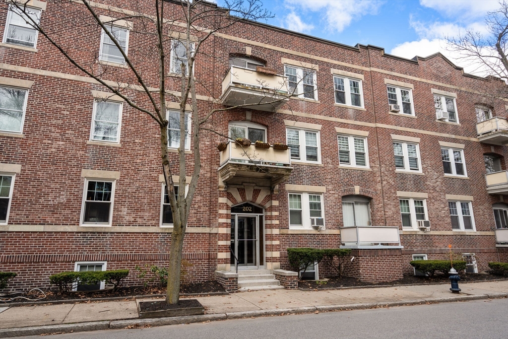 202 Fuller St # 2