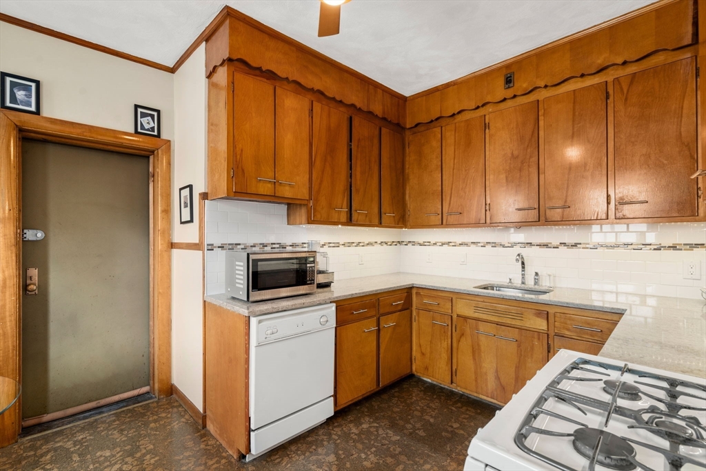 202 Fuller St # 2