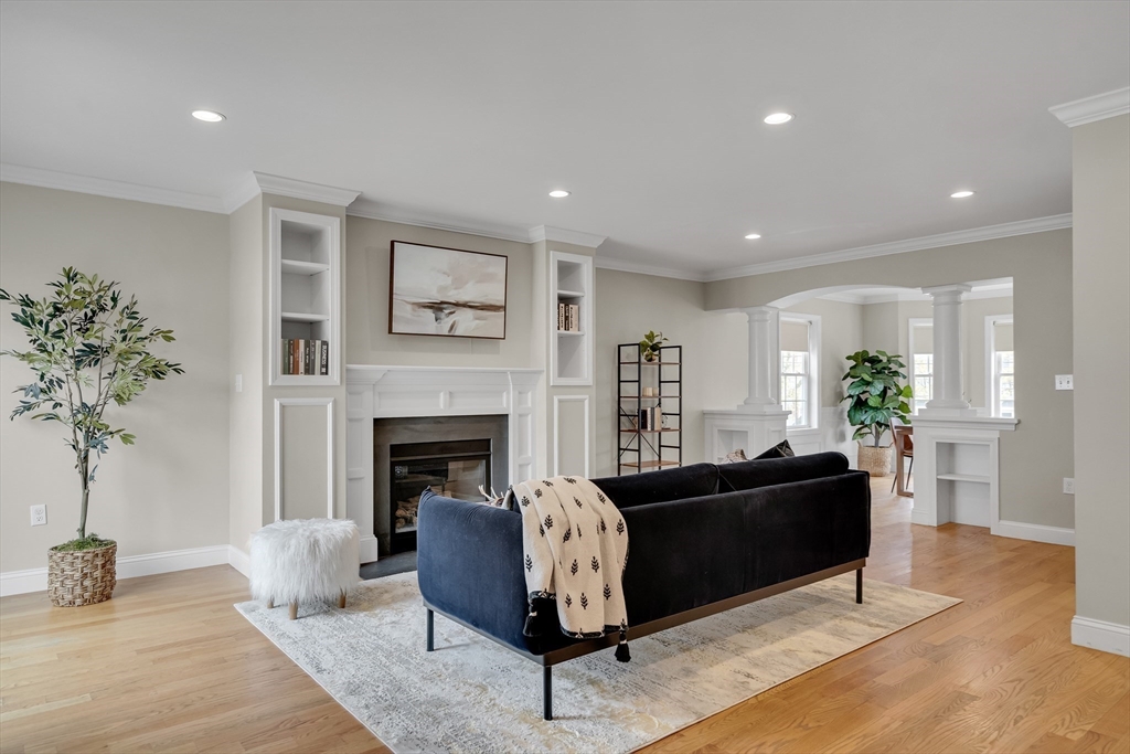 46 Wellington St # 2