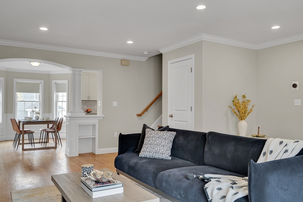 46 Wellington St # 2
