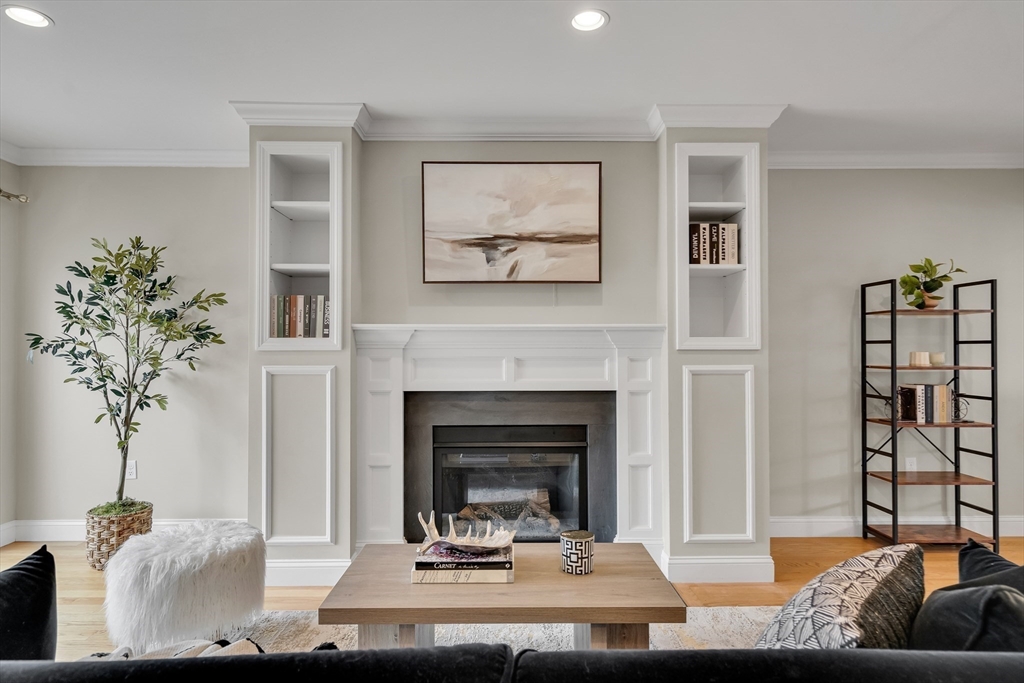 46 Wellington St # 2