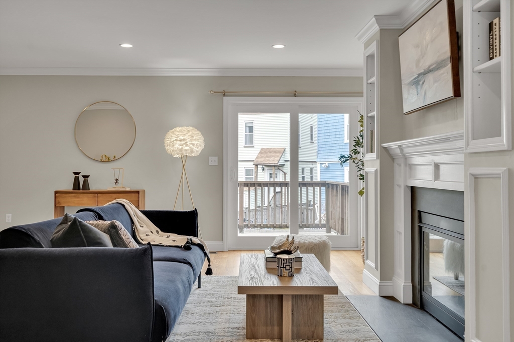 46 Wellington St # 2