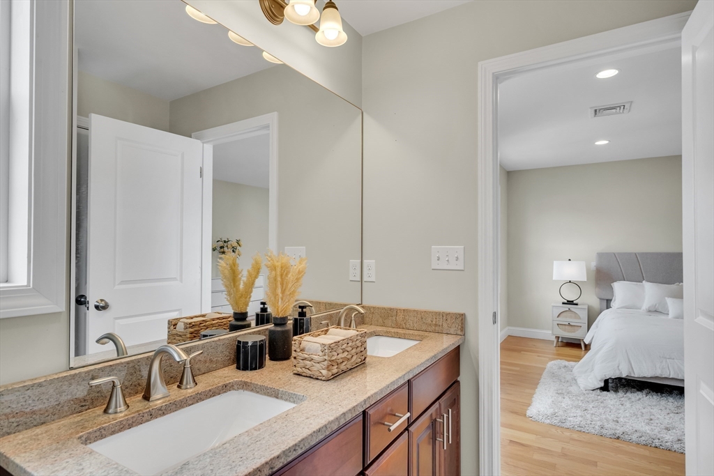 46 Wellington St # 2