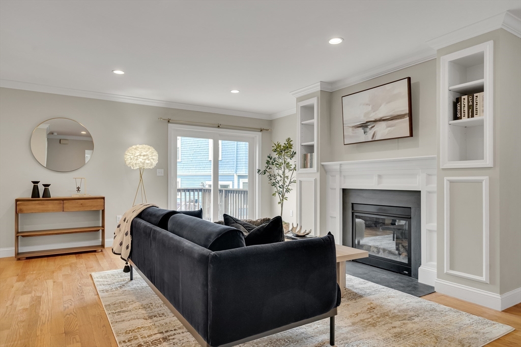 46 Wellington St # 2