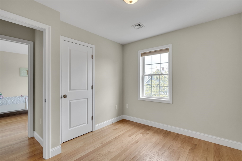 46 Wellington St # 2