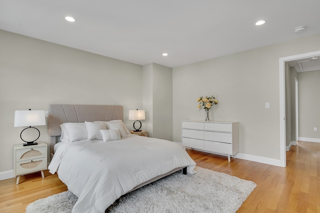 46 Wellington St # 2