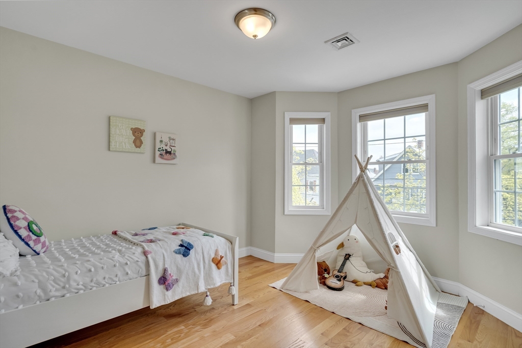46 Wellington St # 2