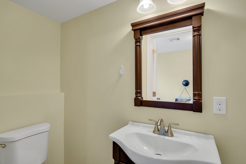46 Wellington St # 2