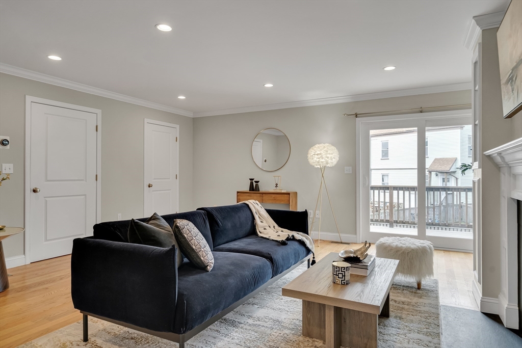 46 Wellington St # 2