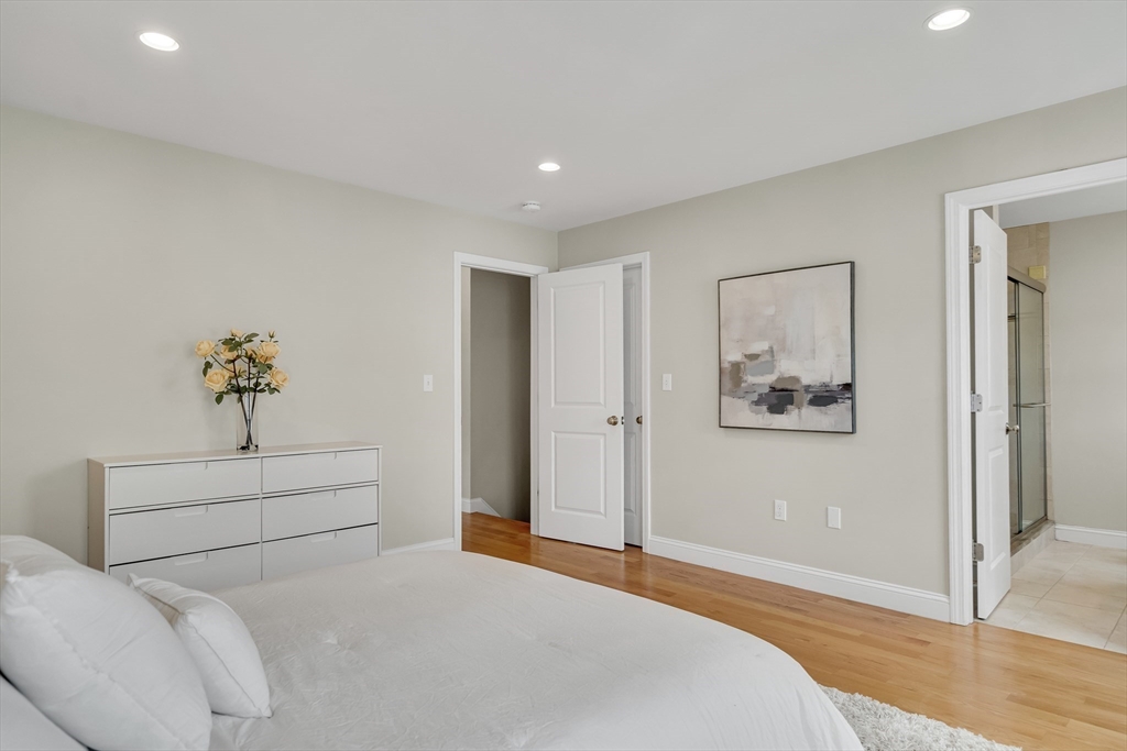 46 Wellington St # 2