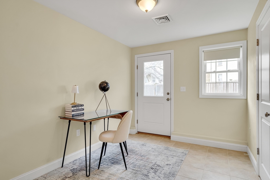 46 Wellington St # 2
