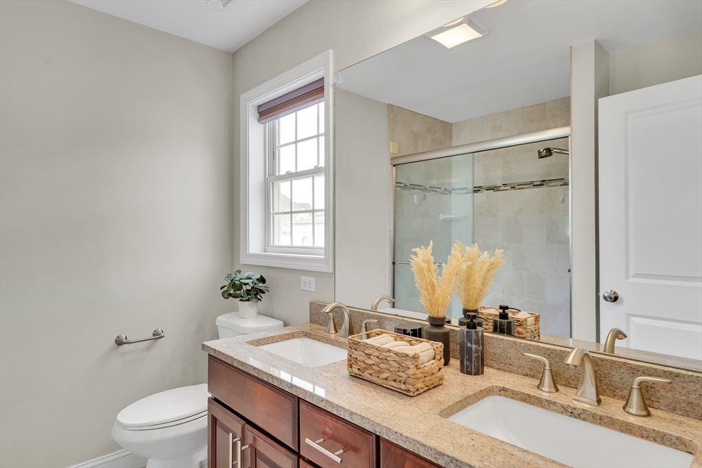 46 Wellington St # 2