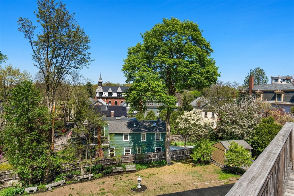 12-14 Harris Ave