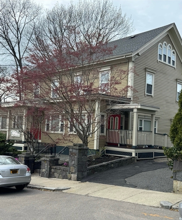 12-14 Harris Ave