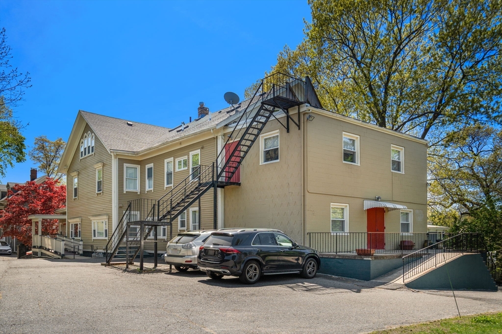 12-14 Harris Ave