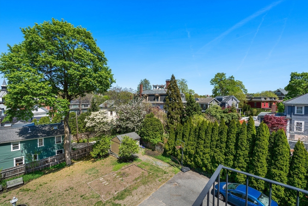 12-14 Harris Ave