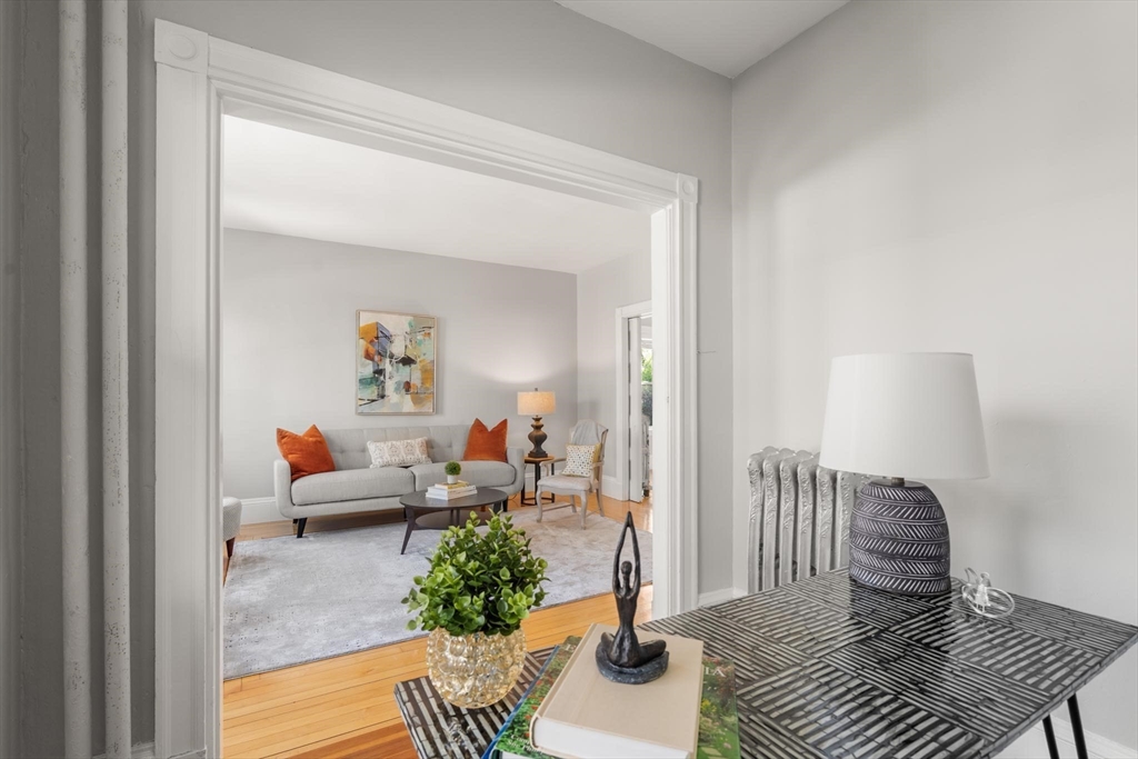 3 Woodstock Ave # 1