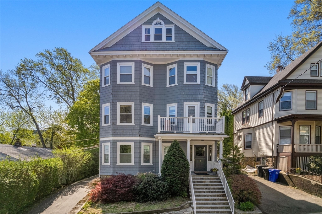 3 Woodstock Ave # 1