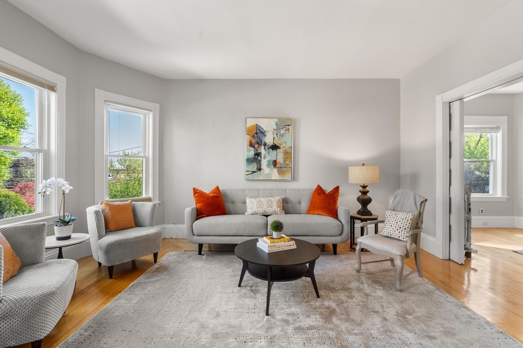 3 Woodstock Ave # 1