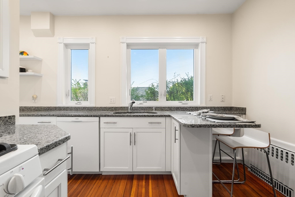 3 Woodstock Ave # 1