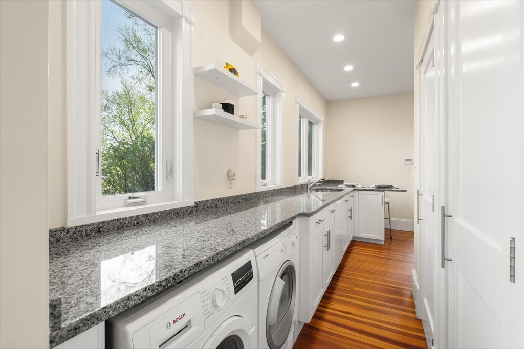 3 Woodstock Ave # 1