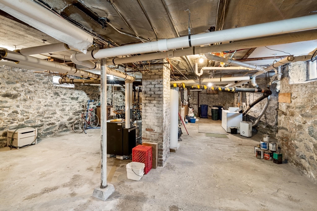 3 Woodstock Ave # 1